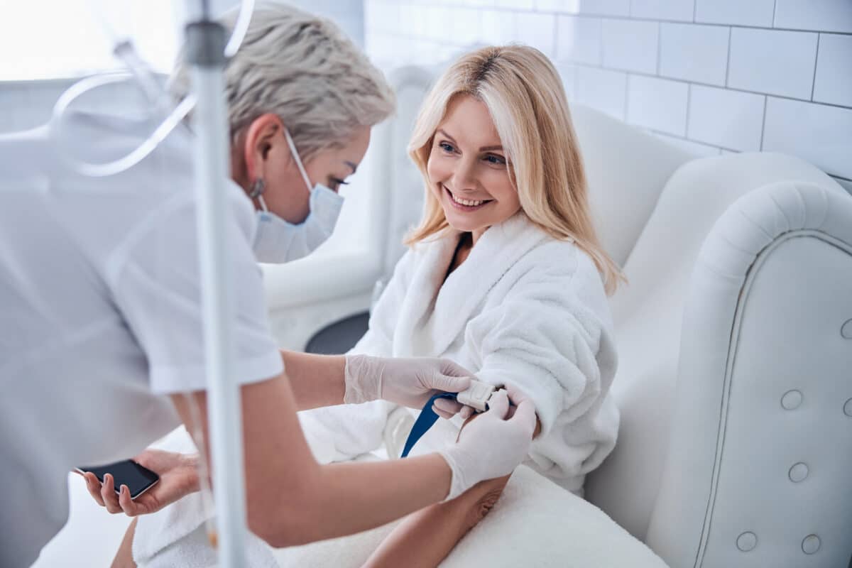 IV-therapy-3-1200x800.jpg